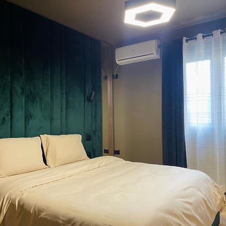 Dea'S Apartment: Hidden Gem Тирана Экстерьер фото