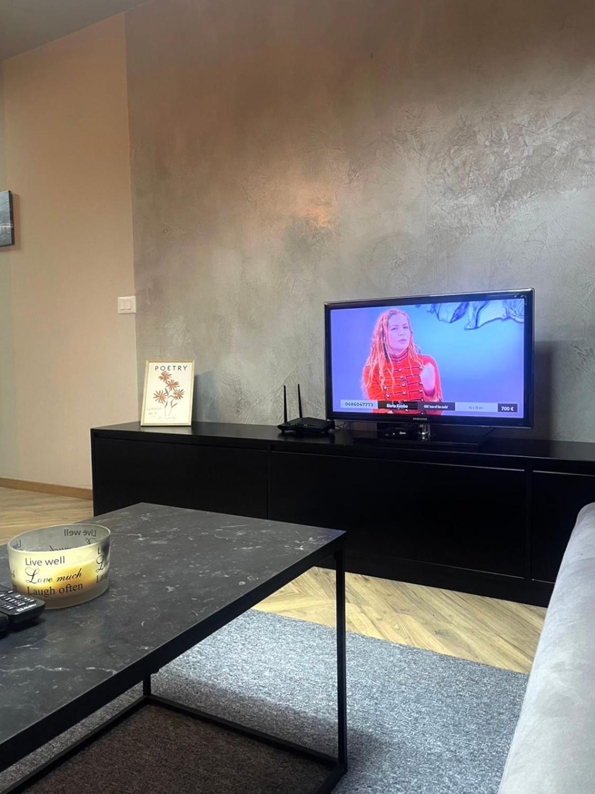 Dea'S Apartment: Hidden Gem Тирана Экстерьер фото