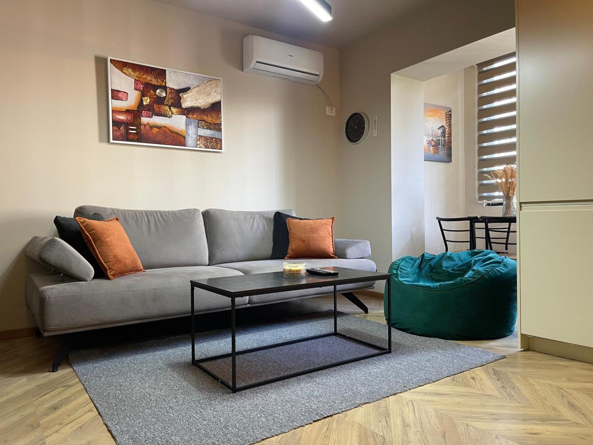 Dea'S Apartment: Hidden Gem Тирана Экстерьер фото