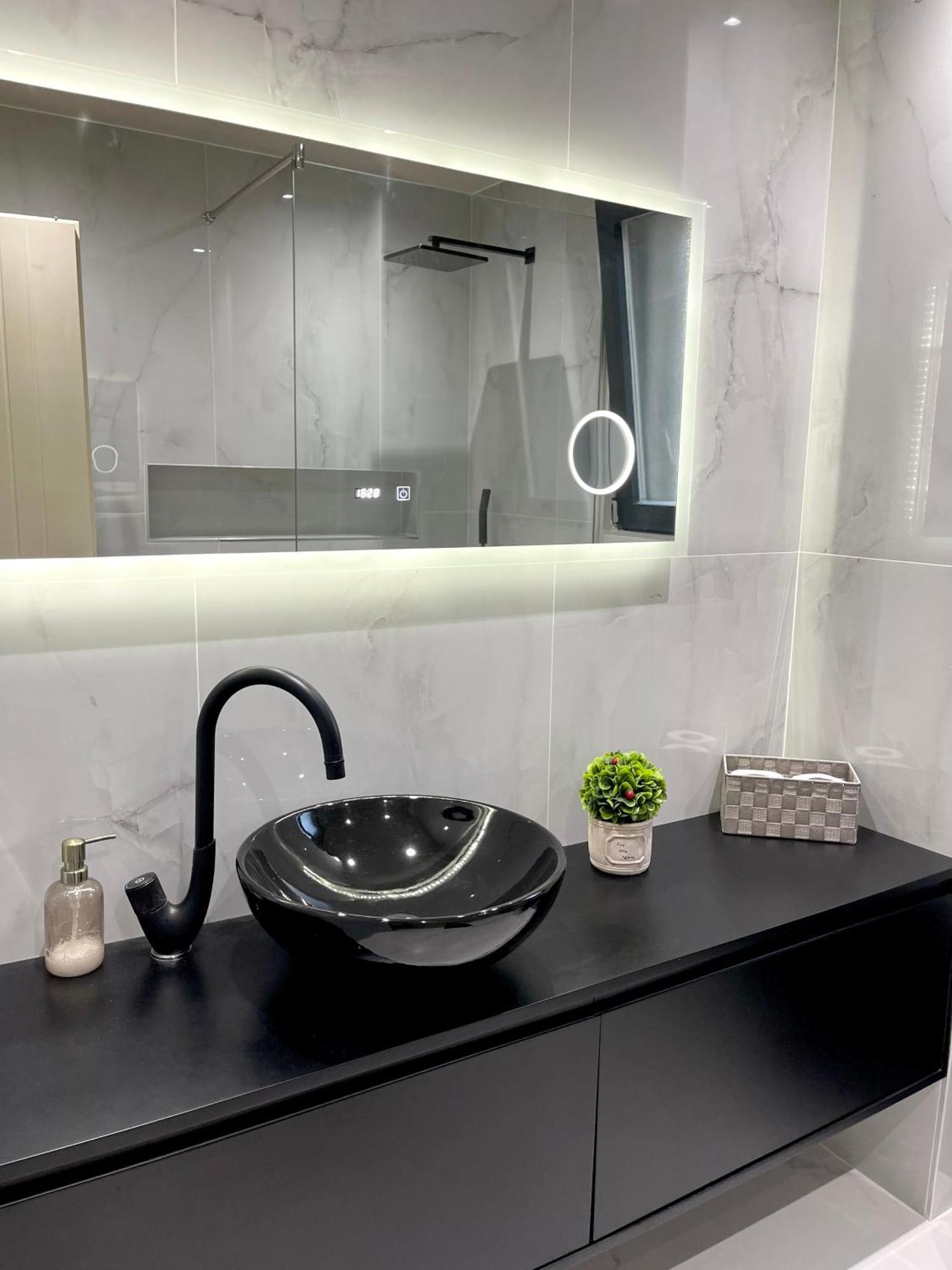 Dea'S Apartment: Hidden Gem Тирана Экстерьер фото
